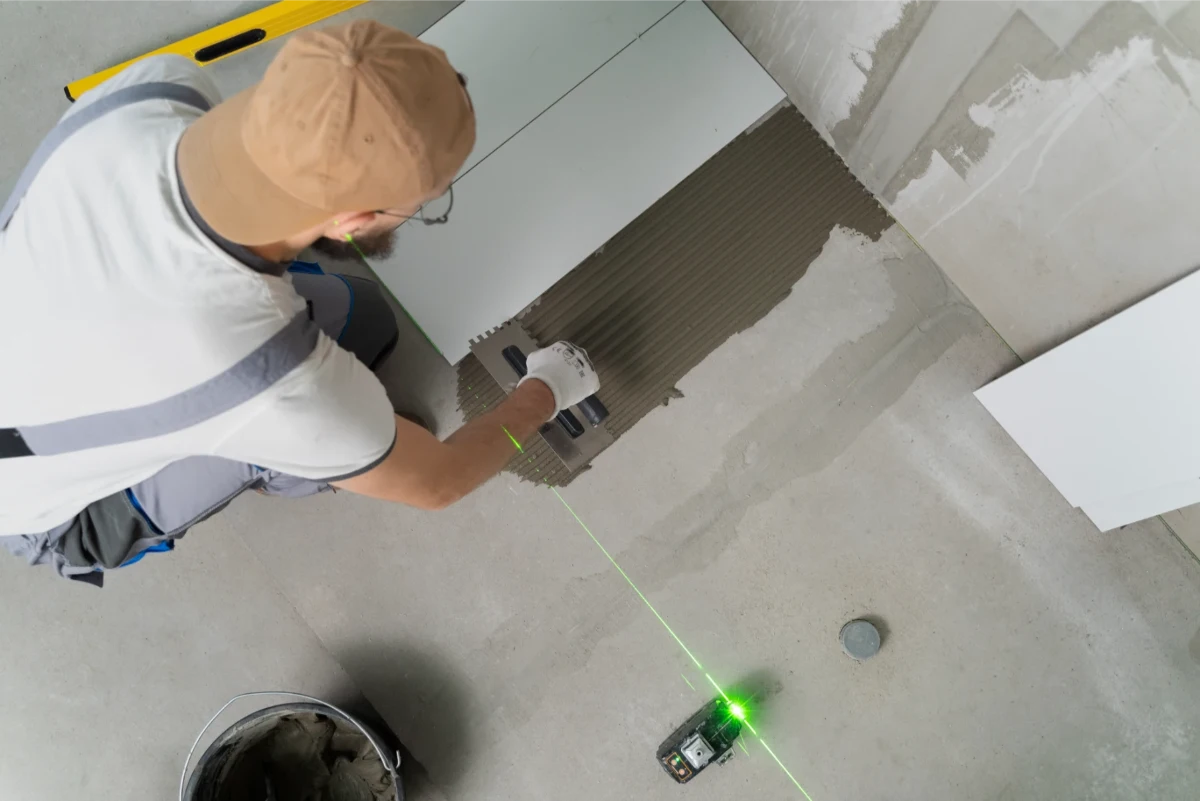 Komplettsanierung mit Fliesenarbeiten – Renovierung Messie-Wohnung
