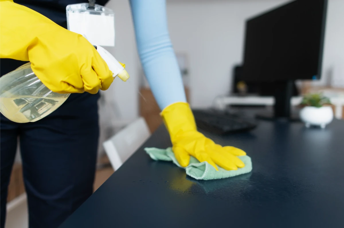 Strukturierte, gründliche Reinigung – Geruchsneutralisation Messie-Wohnung